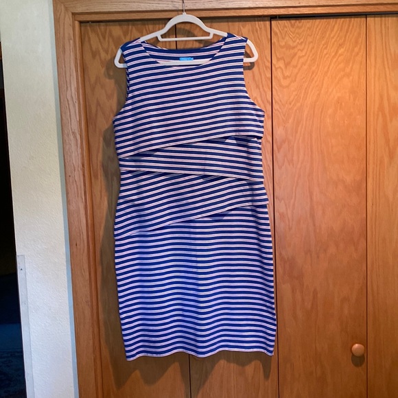 J McLaughlin Dresses & Skirts - J McLaughlin knit dress. Sown on the diagonal.